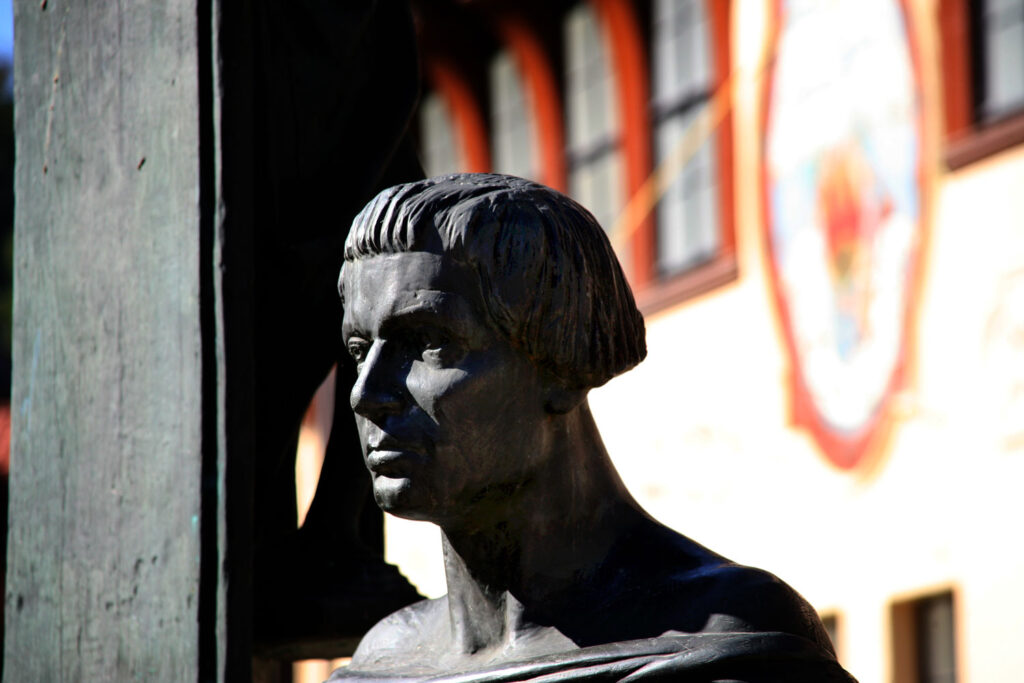 36 Jahre Thomas Müntzer-Denkmal - Das Denkmal vor dem Rathaus in Stolberg (Haru)